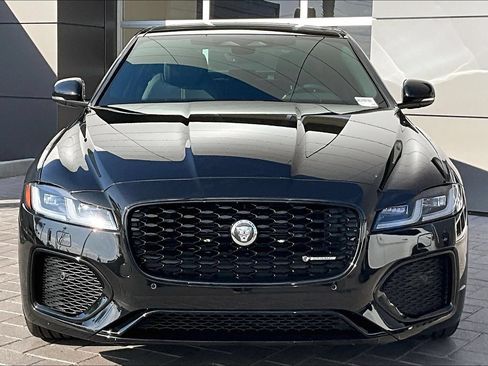 Used 2024 Jaguar XF R-Dynamic SE AWD/4WD image 2
