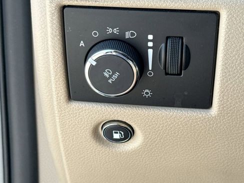 Used 2021 Jeep Grand Cherokee Limited w/ Sun & Sound Group AWD/4WD image 28