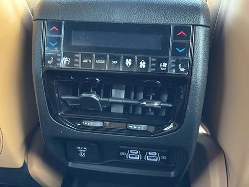 New 2025 Jeep Grand Cherokee L Summit image 43