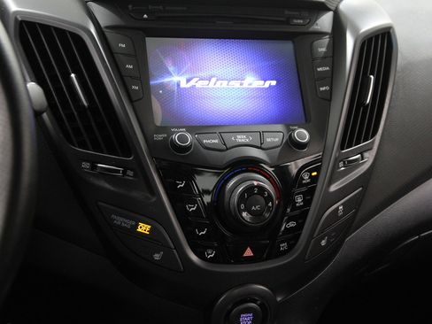 Used 2016 Hyundai Veloster Turbo image 9