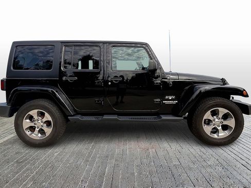 Used 2017 Jeep Wrangler Unlimited Sahara image 8