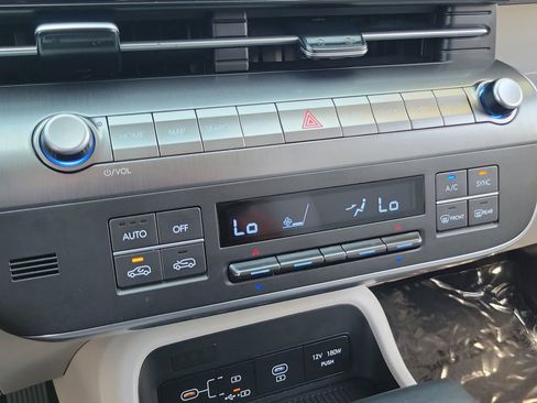 Used 2024 Hyundai Kona SEL FWD image 12