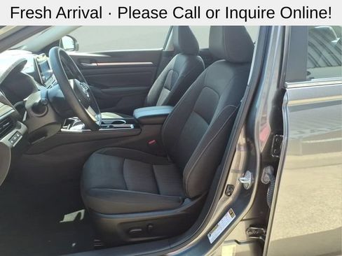 Used 2023 Nissan Altima 2.5 SV FWD image 12