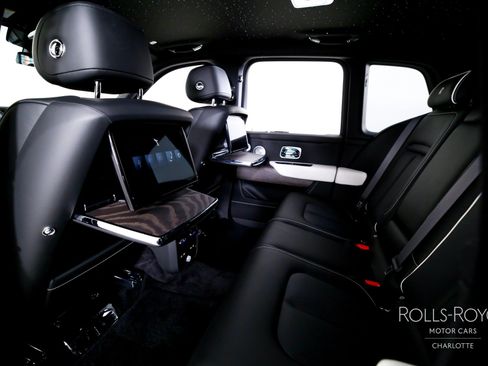Used 2026 Rolls-Royce Cullinan AWD/4WD image 20
