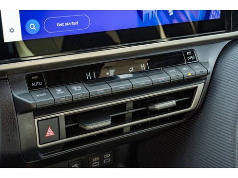 Used 2025 Toyota Camry SE image 23