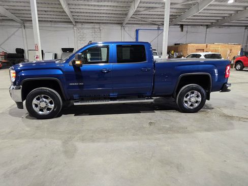Used 2017 GMC Sierra 3500 SLE w/ SLE Fleet Preferred Package image 5