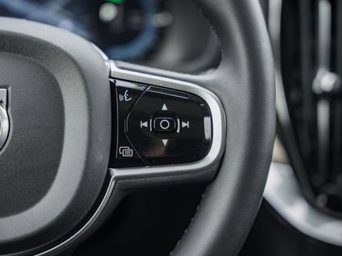 Used 2025 Volvo XC90 T8 Plus w/ Protection Package Premier image 27