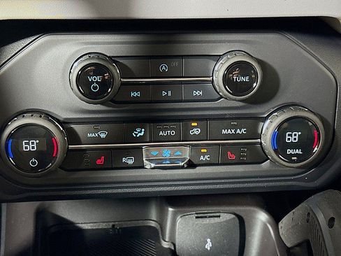 New 2026 Ford Bronco Big Bend w/ Black Diamond Package AWD/4WD image 17