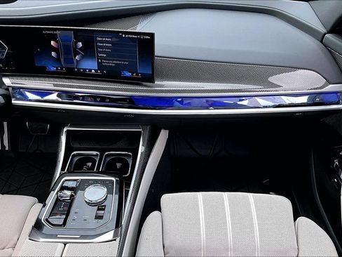 Used 2024 BMW 740i xDrive w/ Executive Package AWD/4WD image 25