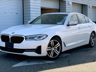 Used 2022 BMW 530i xDrive w/ Premium Package AWD/4WD video 1