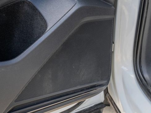 Used 2018 Volkswagen Tiguan SE w/ Front Fog Lights Package image 32