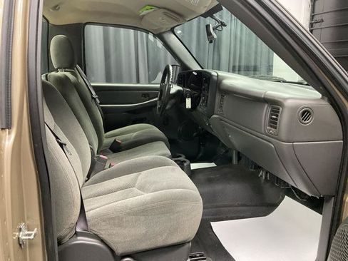 Used 2005 Chevrolet Silverado 1500 2WD Regular Cab image 9