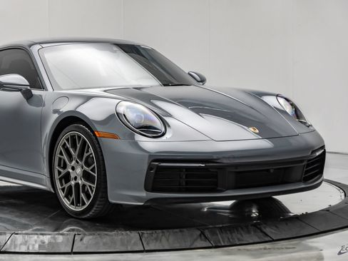 Used 2024 Porsche 911 Carrera RWD image 25
