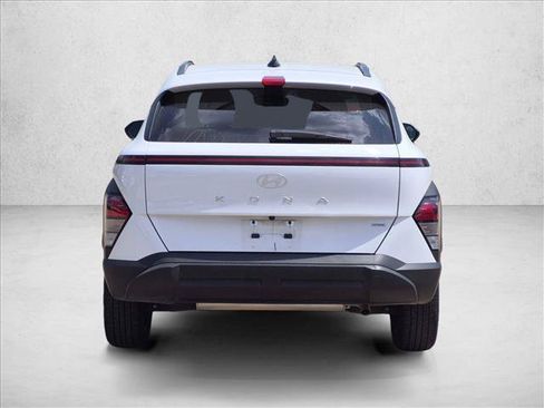 Used 2025 Hyundai Kona SEL AWD/4WD image 6