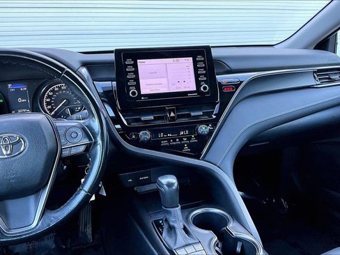 Used 2023 Toyota Camry SE w/ Blackout Package (TMS) FWD image 9