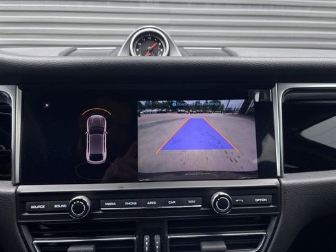 Certified 2020 Porsche Macan AWD/4WD image 19