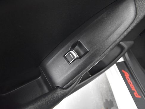 Used 2018 Honda Accord Sport image 10