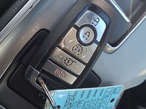 Used 2024 Ford Edge SEL w/ Convenience Package image 24