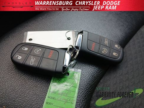 Used 2025 Jeep Compass Latitude w/ Convenience Group AWD/4WD image 30