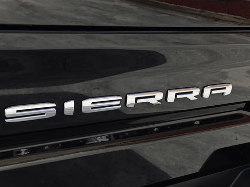 Used 2022 GMC Sierra 1500 SLT w/ SLT Premium Plus Package image 31