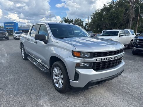 Used 2019 Chevrolet Silverado 1500 Custom w/ Custom Value Package image 2