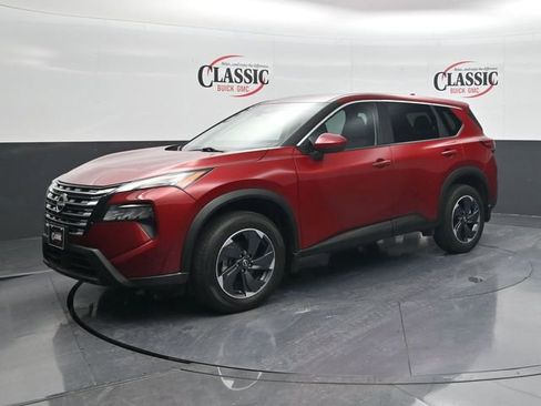 Used 2024 Nissan Rogue SV FWD image 3