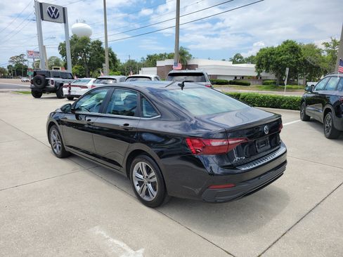 Used 2022 Volkswagen Jetta SE FWD image 6