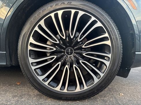 Used 2023 Lincoln Aviator Black Label w/ Dynamic Handling Package image 7