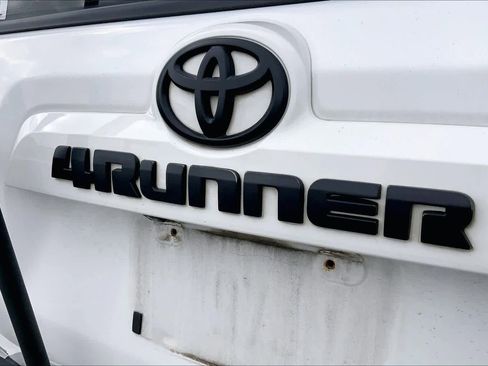 Used 2017 Toyota 4Runner SR5 image 31
