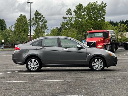 Used 2009 Ford Focus SEL FWD image 6