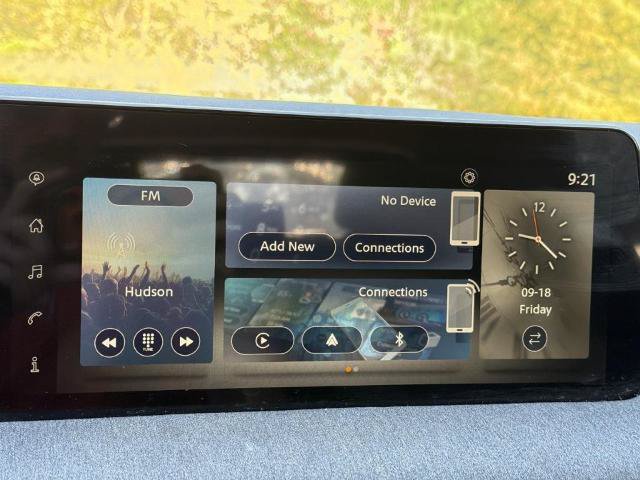 Certified 2025 Nissan Kicks SV FWD image 4