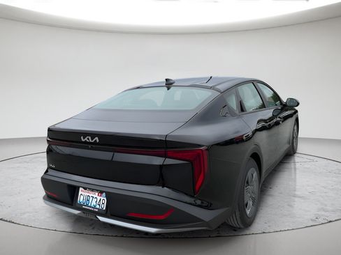 Used 2025 Kia K4 FWD image 3