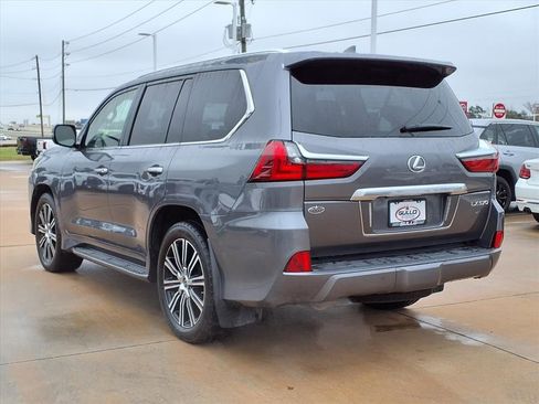 Used 2020 Lexus LX 570 4WD w/ 3rd Row & Luxury Pkg image 2