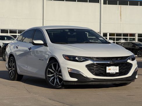 Used 2021 Chevrolet Malibu RS w/ LPO, Floor Liner Package image 2