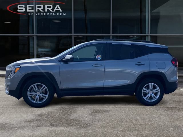 Used 2023 GMC Terrain SLE w/ Driver Convenience Package FWD image 2