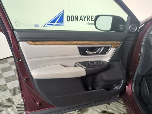 Used 2017 Honda CR-V Touring image 10