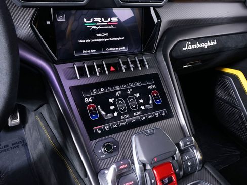 Used 2024 Lamborghini Urus Performante image 29