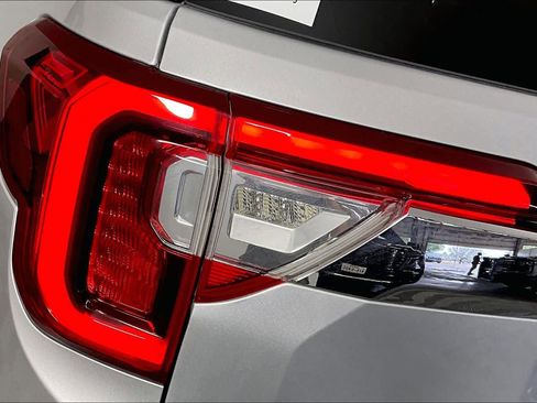 Used 2020 GMC Acadia SLE FWD image 28