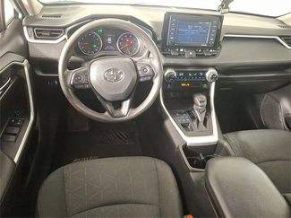 Used 2022 Toyota RAV4 XLE video 2