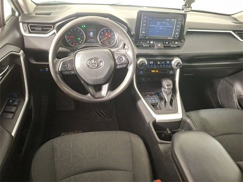 Used 2022 Toyota RAV4 XLE image 2
