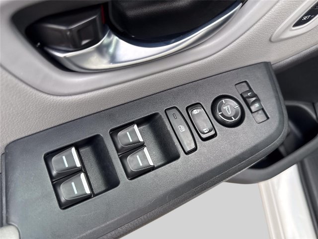 Used 2025 Honda Pilot EX-L image 17