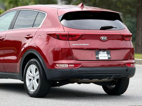 Used 2018 Kia Sportage LX FWD image 47