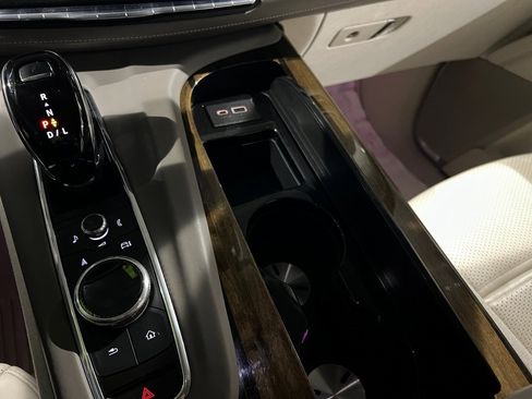 Used 2022 Cadillac Escalade Sport Platinum image 34