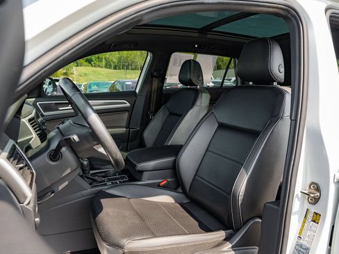 Used 2021 Volkswagen Atlas Cross Sport SEL R-Line FWD image 19