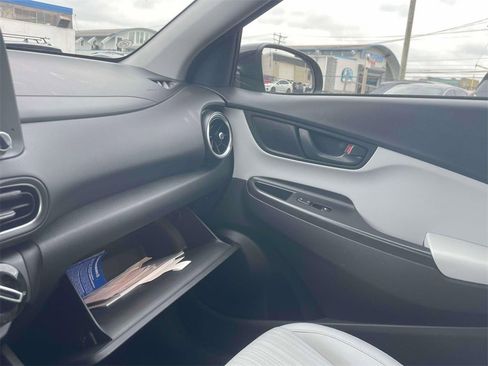 Used 2023 Hyundai Kona SEL image 33