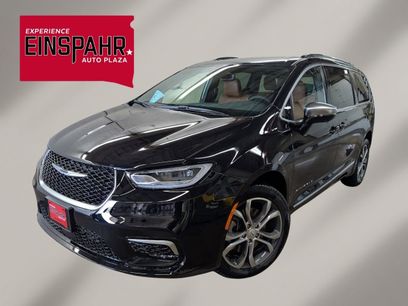 New 2026 Chrysler Pacifica Pinnacle