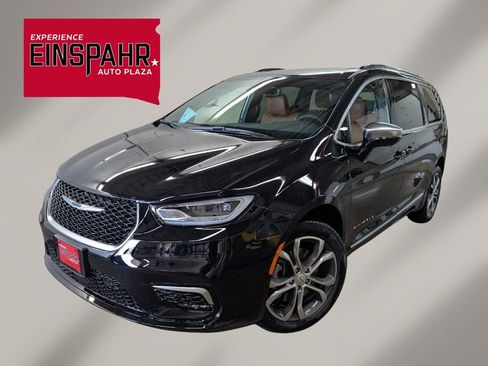New 2026 Chrysler Pacifica Pinnacle AWD/4WD image 1