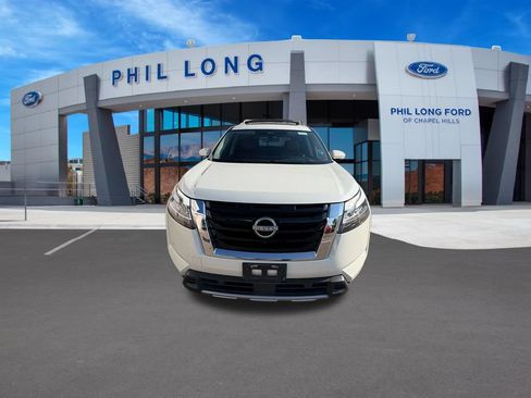 Used 2023 Nissan Pathfinder Platinum AWD/4WD image 9