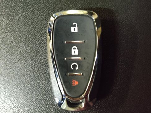 Used 2021 Chevrolet Equinox LS w/ LS Convenience Package image 32