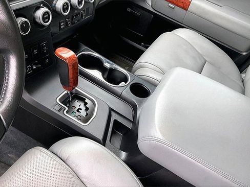 Used 2019 Toyota Sequoia Platinum image 19